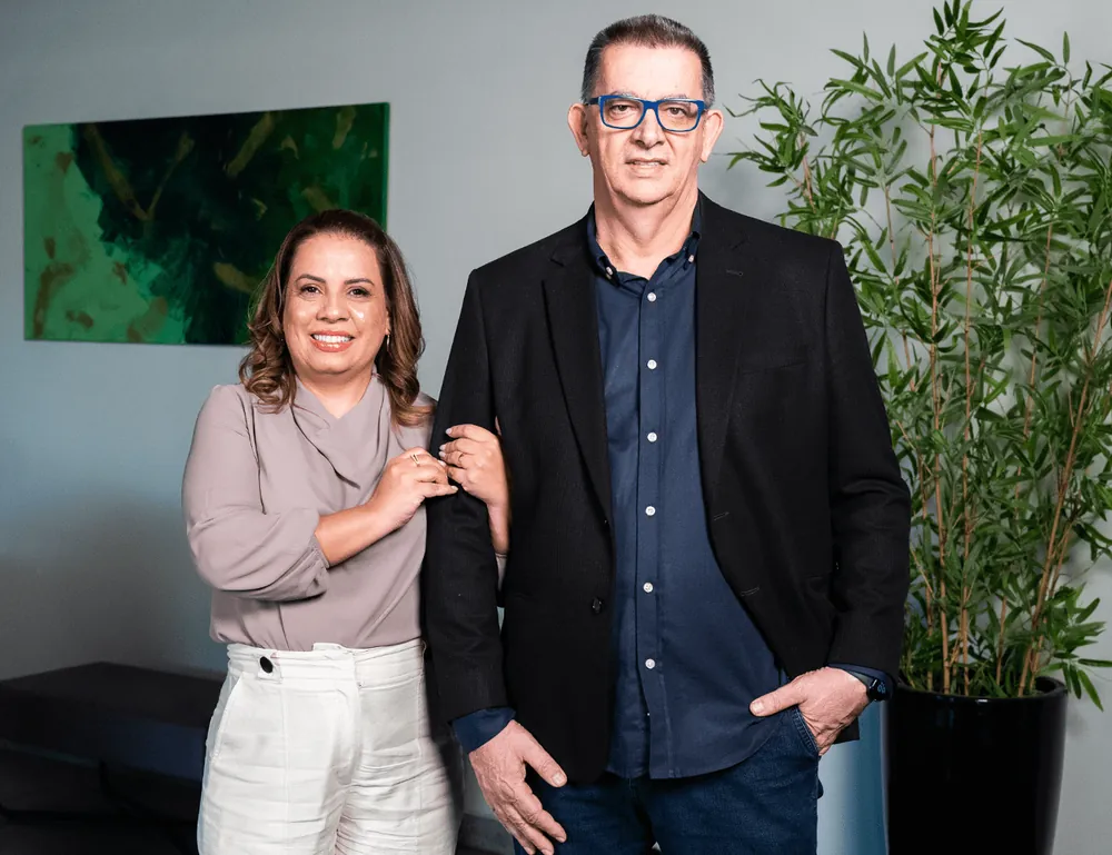 Pastores Milton Mario e Viviane Silva