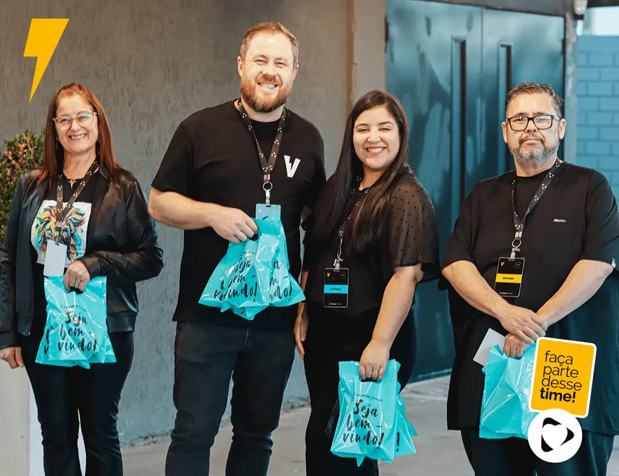 Equipe de voluntários do VOLTS na recepção